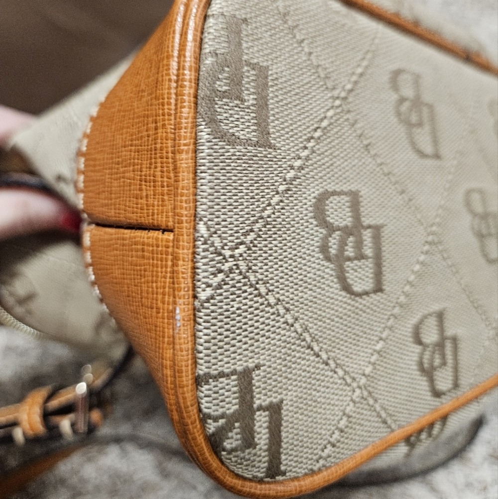 DOONEY & BOURKE Signature Logo Crossbody Handbag ๐ & Matching Wallet - Picture 9 of 16